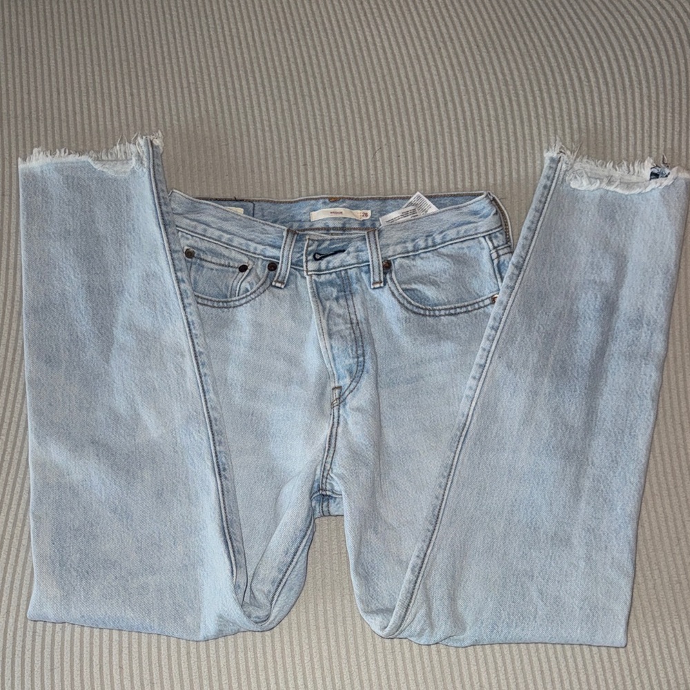 Levi Light Blue Frayed Hem Jeans